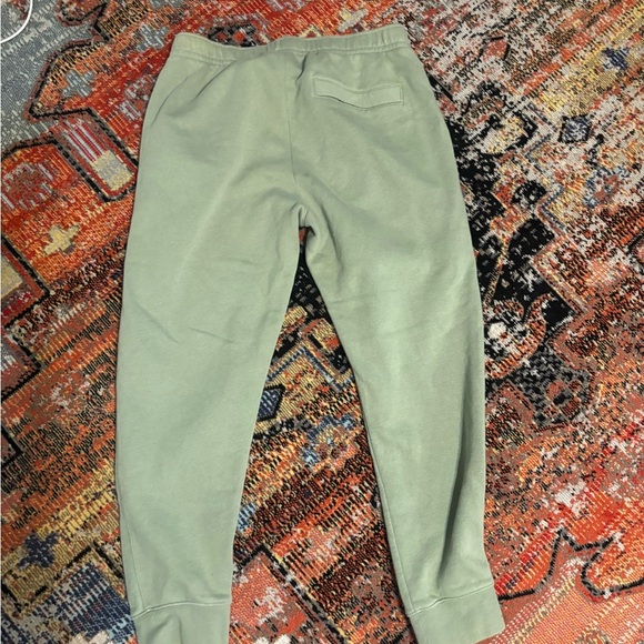Nike Sportswear Club Green Fleece Jogger Sweatpants BV2671 - Picture 6 of 6
